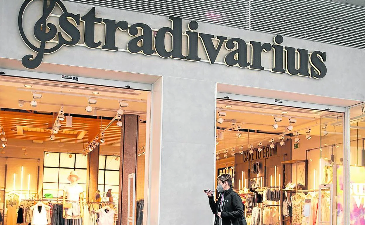 Stradivarius cerrar su tienda de la calle Toribio Etxebarria para